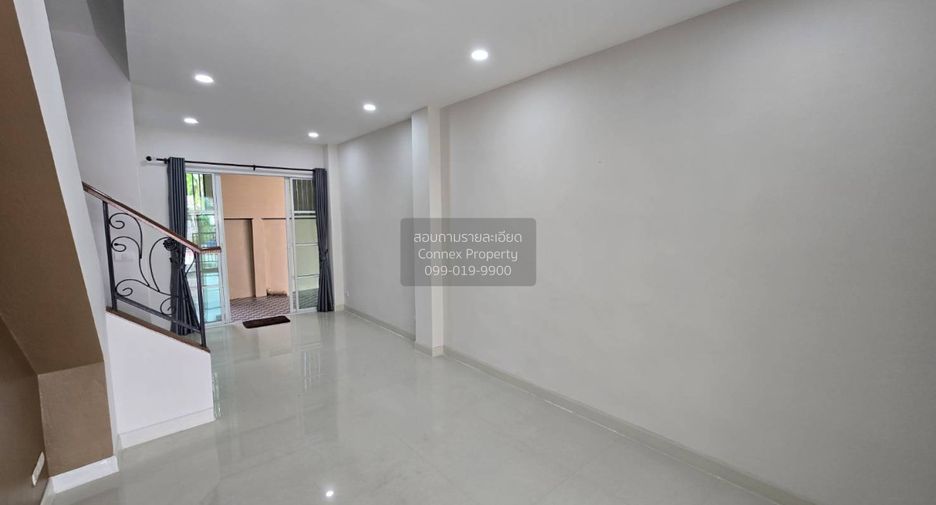 For sale 3 bedrooms townhouse in Bang Bon, Bangkok