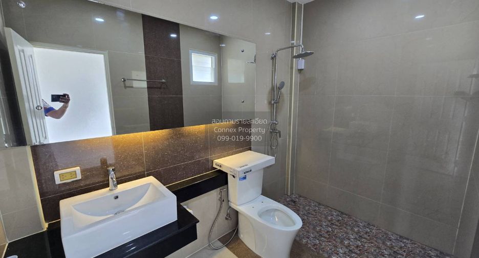 For sale 3 bedrooms townhouse in Bang Bon, Bangkok