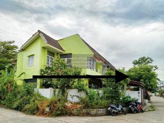 For sale 4 bedrooms townhouse in Wang Thonglang, Bangkok