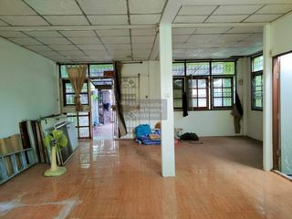 For sale 4 bedrooms townhouse in Wang Thonglang, Bangkok