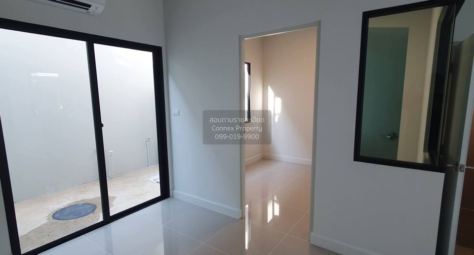For sale 2 bedrooms townhouse in Bang Khen, Bangkok