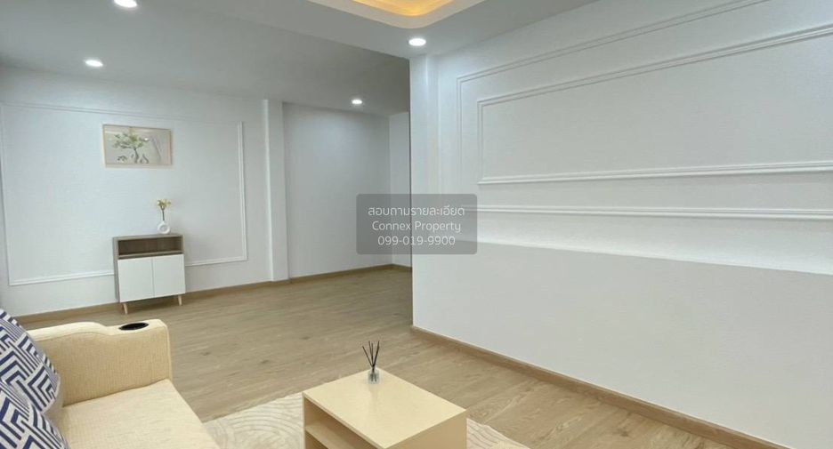 Reihenhaus zum Kauf mit 4 Zimmer in Thanyaburi, Pathum Thani
