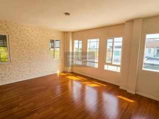 For sale 4 bedrooms house in Khan Na Yao, Bangkok