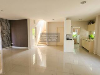 For sale 4 bedrooms house in Khan Na Yao, Bangkok