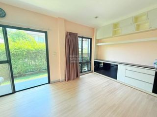 For sale 3 bedrooms house in Saphan Sung, Bangkok