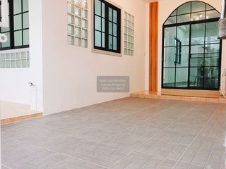For sale 2 bedrooms townhouse in Khlong Luang, Pathum Thani