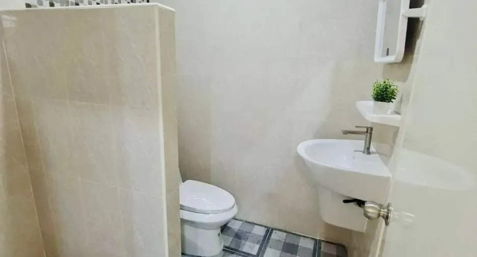 For sale 2 ベッドルーム townhouse in East Pattaya, Pattaya