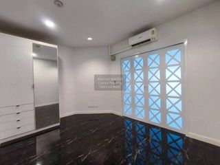 For sale 2 bedrooms condo in Yan Nawa, Bangkok