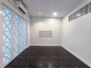 For sale 2 bedrooms condo in Yan Nawa, Bangkok