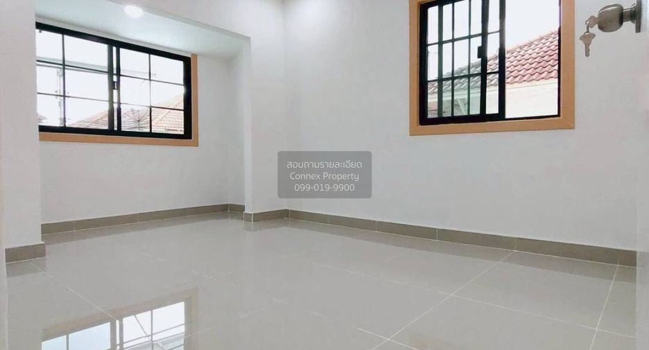 À vendre 3 chambres maison de ville à Khlong Luang, Pathum Thani