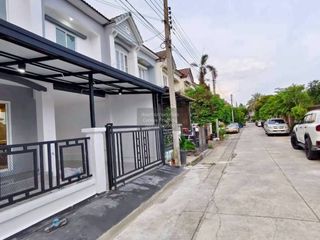 Продажа 3 спальни таунхаус в Bang Bua Thong, Нонтабури