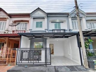 Продажа 3 спальни таунхаус в Bang Bua Thong, Нонтабури