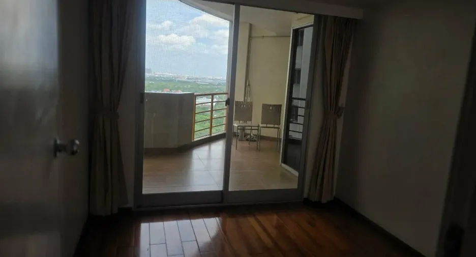 Wohnung zur Miete mit 2 Zimmer in Yan Nawa, Bangkok