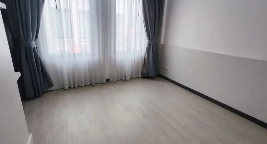 For rent 3 bedrooms office in Bang Na, Bangkok