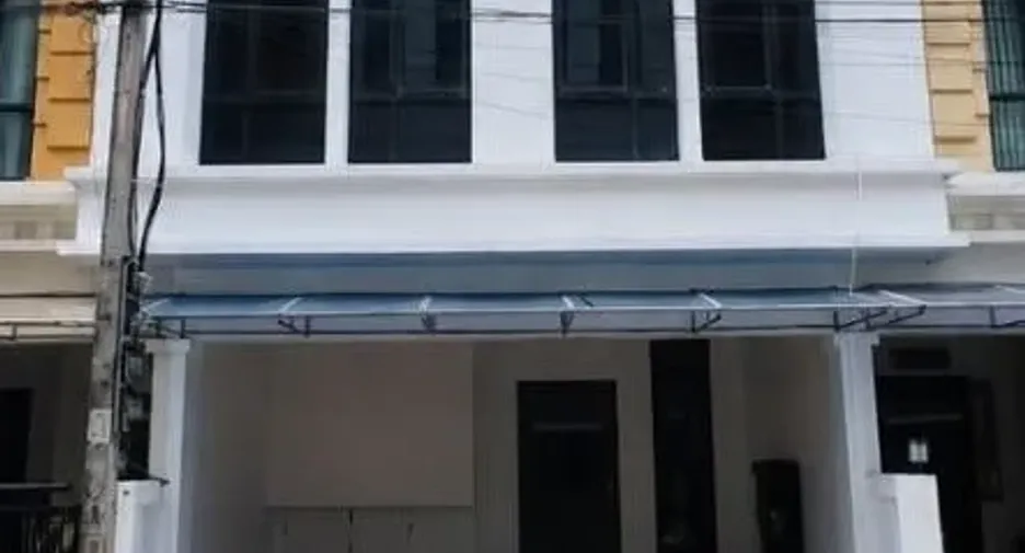For rent 3 bedrooms office in Bang Na, Bangkok