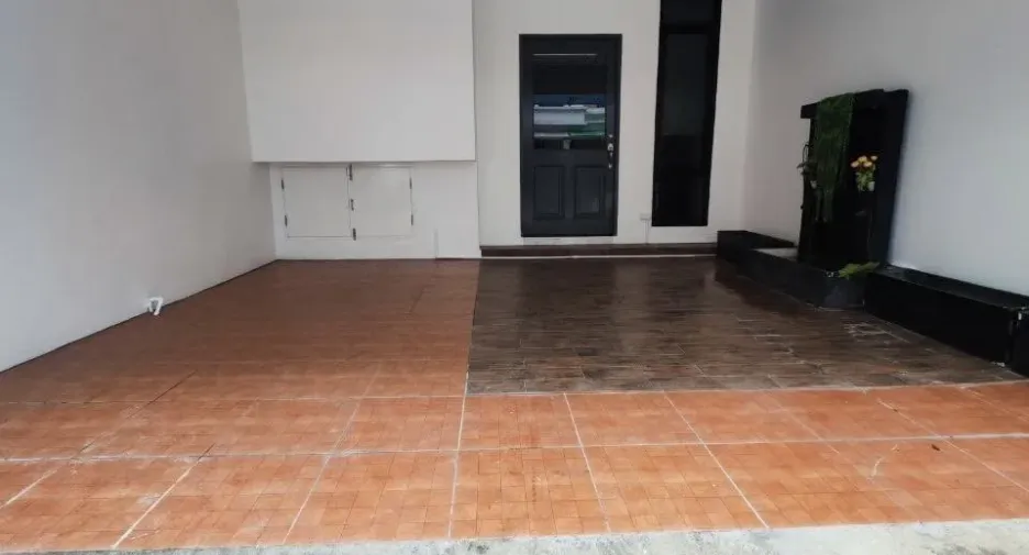 For rent 3 bedrooms office in Bang Na, Bangkok