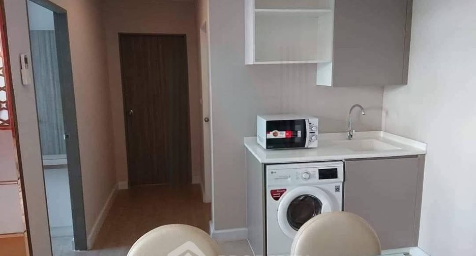 For rent 2 bedrooms condo in Huai Khwang, Bangkok