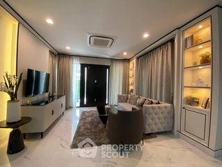 For rent そして for sale 4 ベッドルーム house in Bang Khen, Bangkok