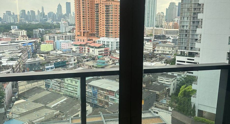 For sale 2 bedrooms condo in Khlong Toei, Bangkok