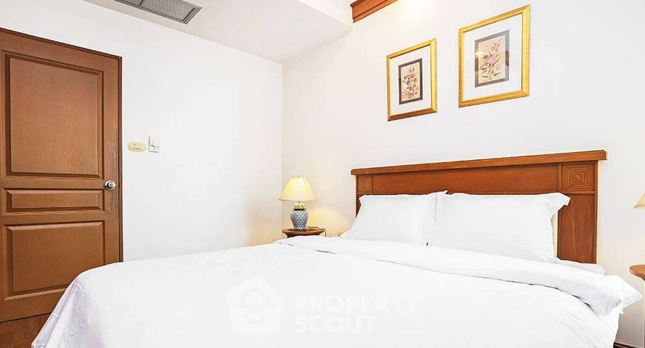 For rent 2 bedrooms condo in Pathum Wan, Bangkok