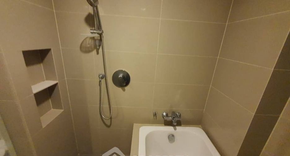 For sale 2 ベッドルーム condo in Watthana, Bangkok