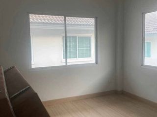 出售 3 卧室 独立屋 在 Si Racha, Chon Buri