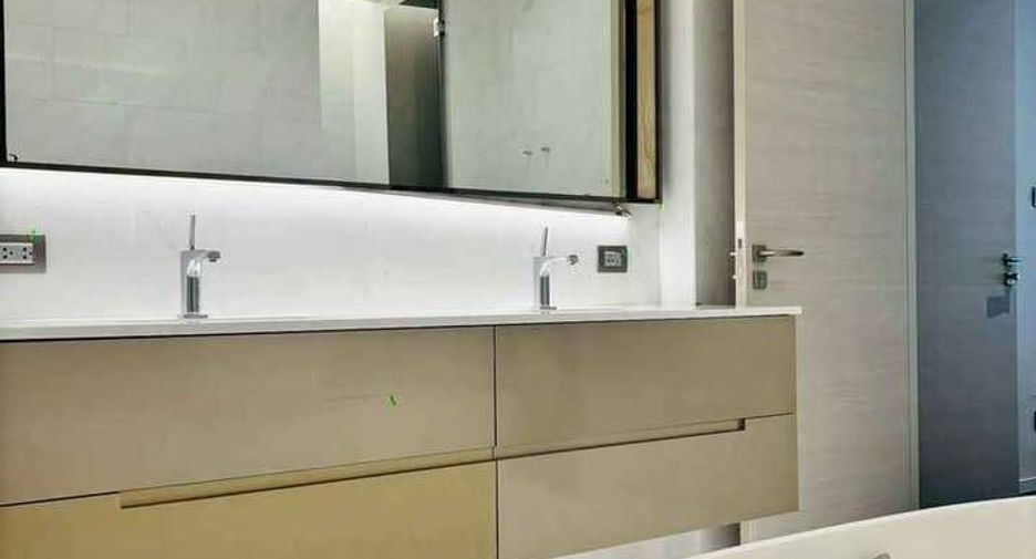 Condo en alquiler y en venta de 2 habitaciones en Pathum Wan, Bangkok