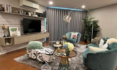 For sale 5 bedrooms condo in Huai Khwang, Bangkok