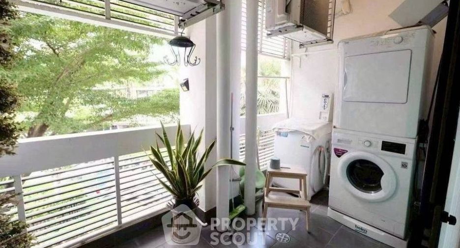 For sale 2 bedrooms condo in Huai Khwang, Bangkok