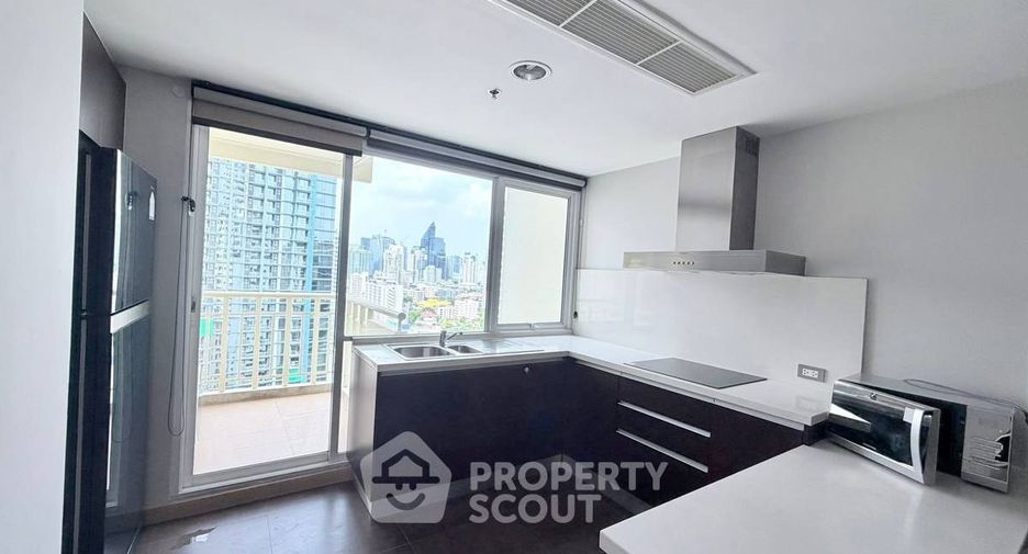 For rent そして for sale 2 ベッドルーム condo in Khlong Toei, Bangkok