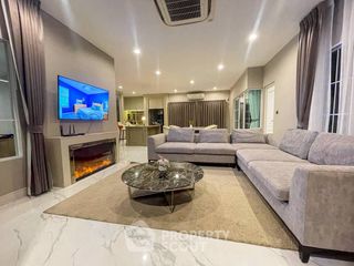 For rent そして for sale 4 ベッドルーム house in Bang Khen, Bangkok