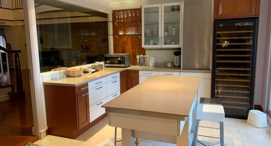 For rent and for sale 4 bedrooms condo in Khlong Toei, Bangkok