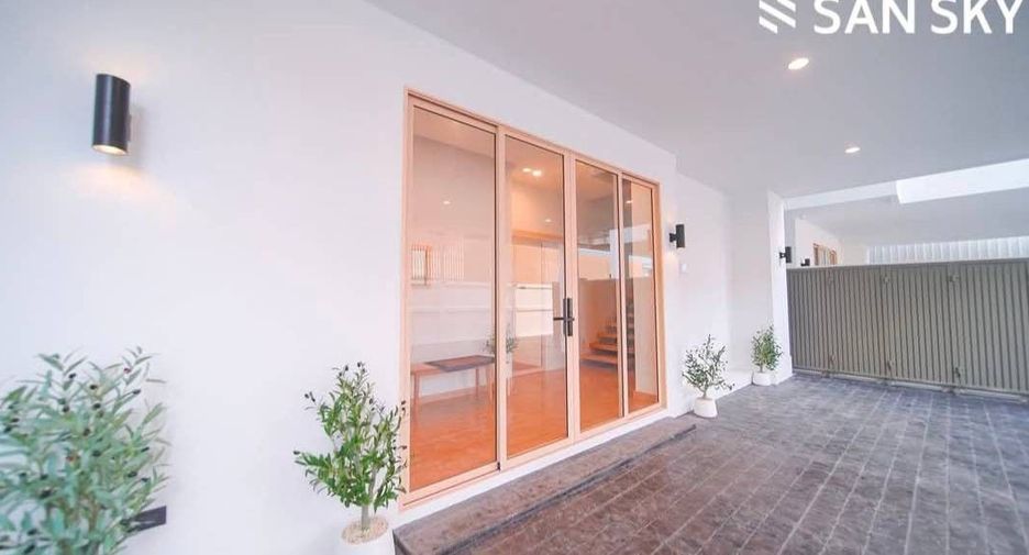 Reihenhaus zum Kauf mit 4 Zimmer in Phaya Thai, Bangkok