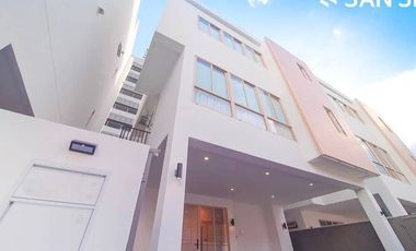 Reihenhaus zum Kauf mit 4 Zimmer in Phaya Thai, Bangkok