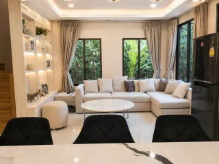 For sale and for rent 7 bedrooms house in Suan Luang, Bangkok