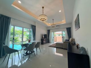 Casa en alquiler de 3 habitaciones en Bang Lamung, Chonburi