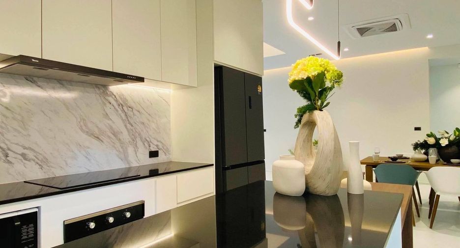 For sale and for rent 6 bedrooms villa in Hang Dong, Chiang Mai
