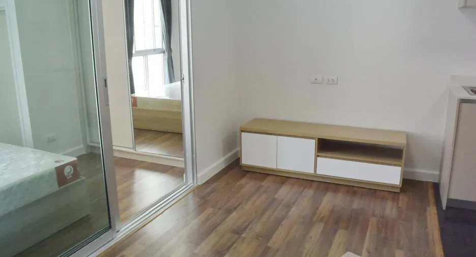 Wohnung zur Miete mit 1 Zimmer in Mueang Nonthaburi, Nonthaburi