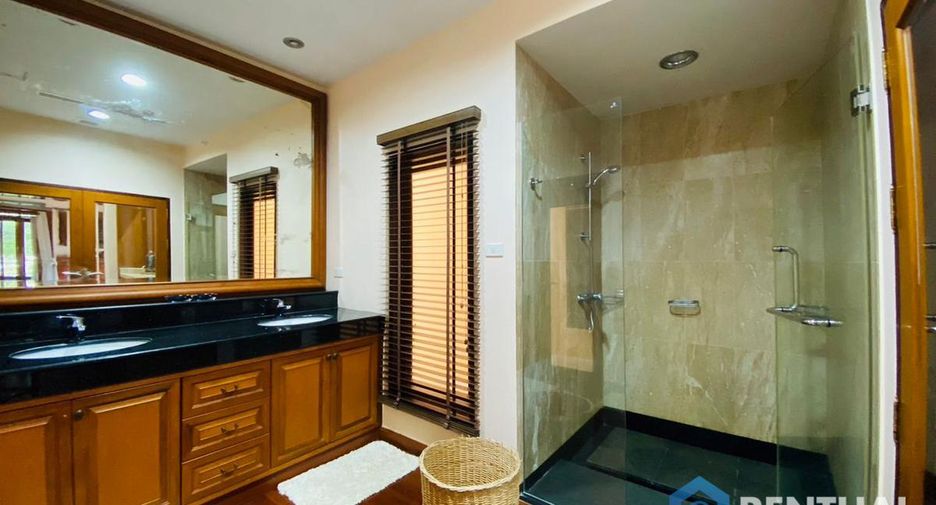 For sale 3 bedrooms house in Sattahip, Chonburi