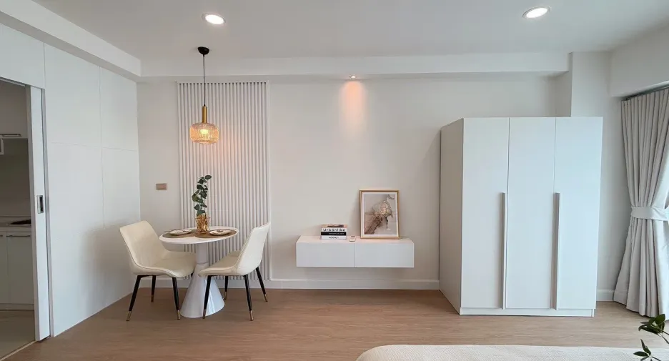 For sale 1 bed condo in Huai Khwang, Bangkok
