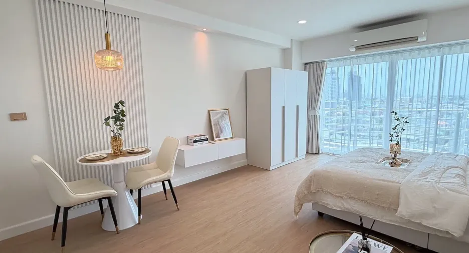 For sale 1 bed condo in Huai Khwang, Bangkok