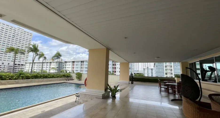 For sale 1 bed condo in Huai Khwang, Bangkok
