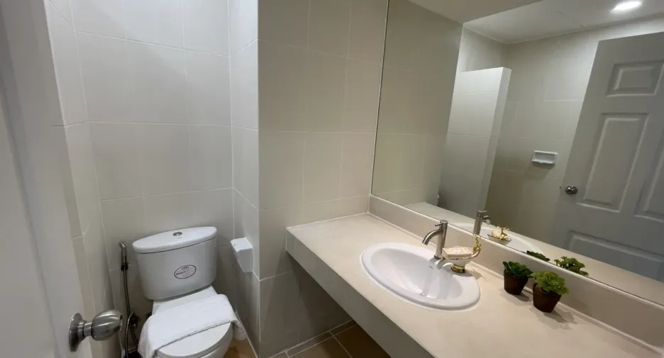 For sale 1 bed condo in Huai Khwang, Bangkok