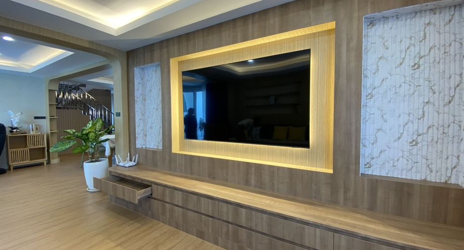 Продажа 5 спальни вилла в Восточная Паттайя, Паттайя