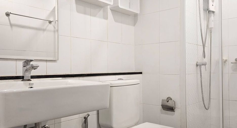 For sale 2 ベッドルーム condo in Mueang Samut Prakan, Samut Prakan