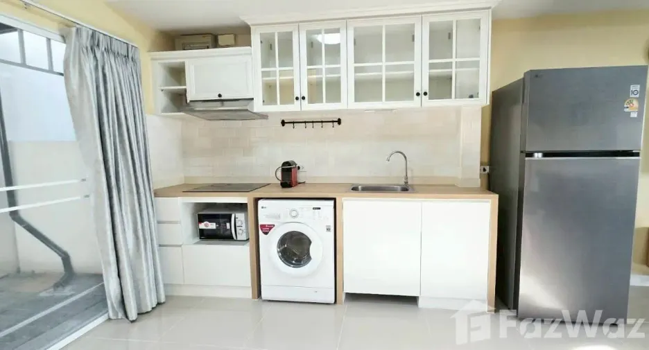 À louer 2 chambres maison de ville à Bang Phli, Samut Prakan