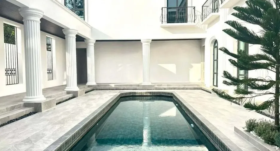 出售 4 卧室 独立屋 在 Lat Phrao, 曼谷