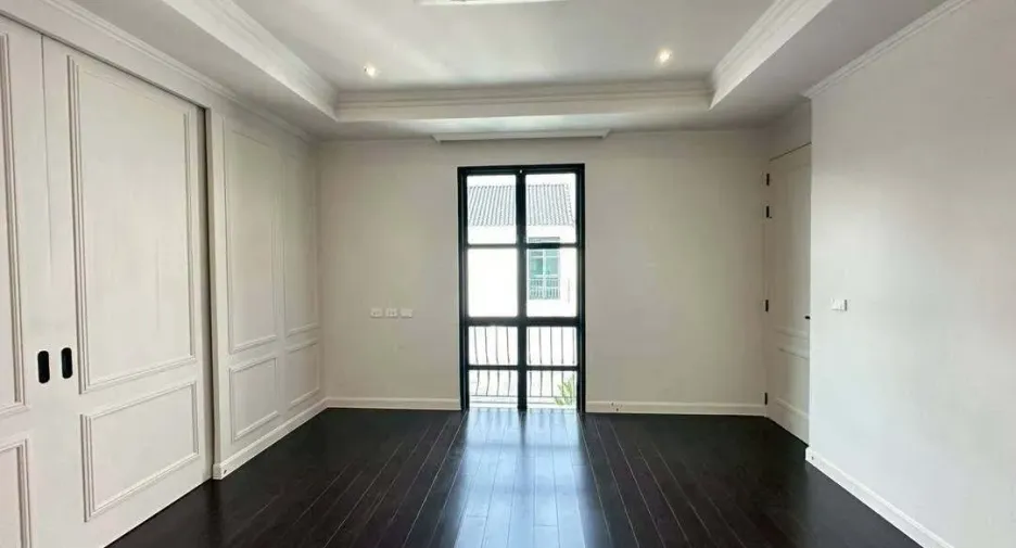 出售 4 卧室 独立屋 在 Lat Phrao, 曼谷