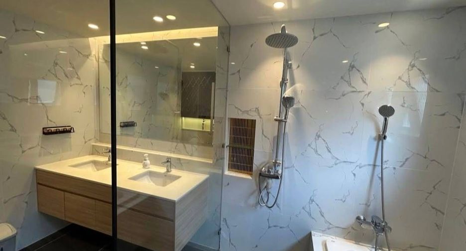 For rent 4 bedrooms house in Bang Phli, Samut Prakan