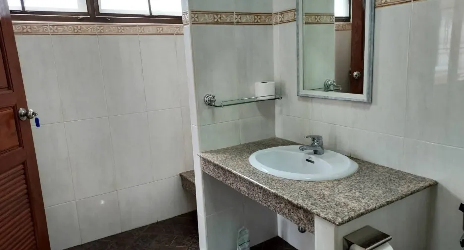 For sale and for rent 3 bedrooms house in Si Racha, Chonburi
